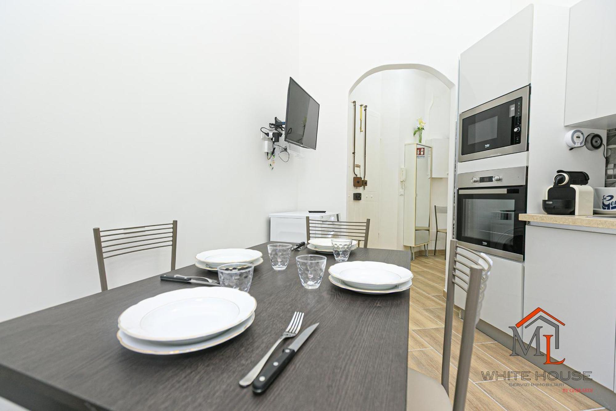 Margherita House Airport By Ml White House